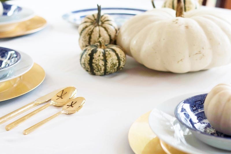 gold fall tablescape | easy tablescape for Thanksgiving from ALL THINGS BIG AND SMALL