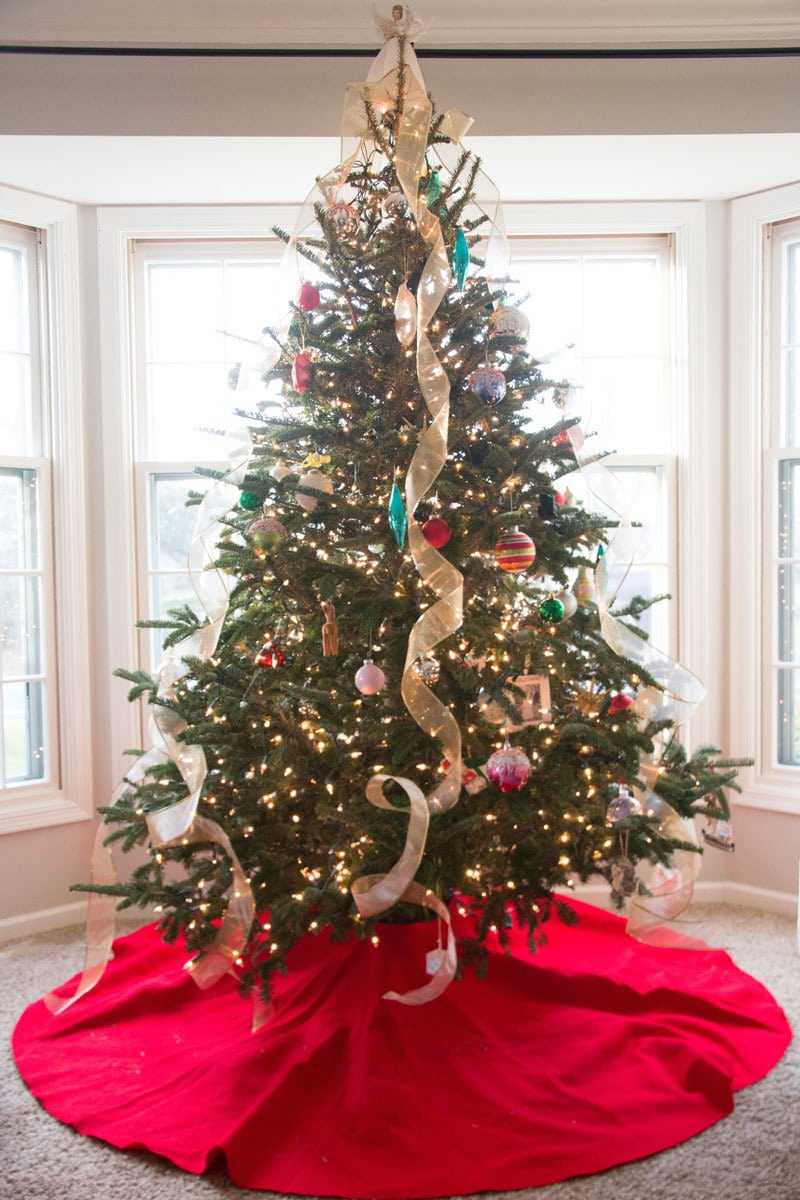 Christmas Tour | Pink Door Holiday Tour | All Things Big and Small - Christmas Tree Decorating Like a Pro by popular home decor blogger DIY Decor Mom