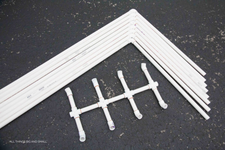 Giant Spider Decoration An Easy and Cheap DIY Halloween Decoration