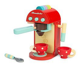such a cute wooden play kitchen accessory! such cute wooden play food! - Wooden Play Food by popular style blog DIY Decor Mom