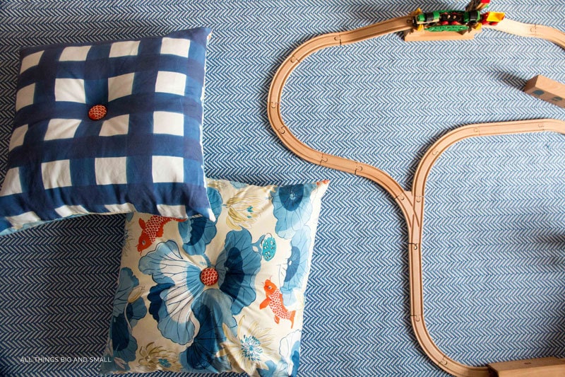 LOVE these DIY Playroom Decor ideas and DIY floor pillows