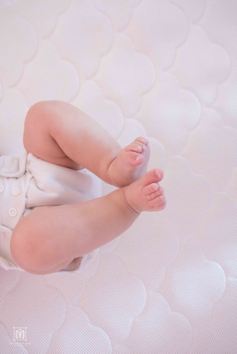 Breathable crib mattress- best nontoxic crib mattress for nursery - Breathable Crib Mattress: Brooke's New Bed and Bedroom by popular mo blogger DIY Home Decor