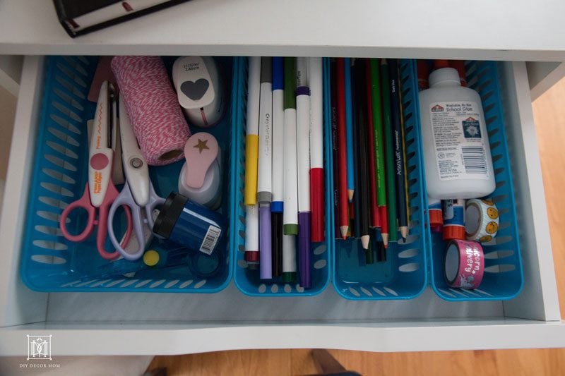 art supply drawers to organize kids art supplies! This kids art supply storage is the best! More home decor tips by DIY Decor Mom