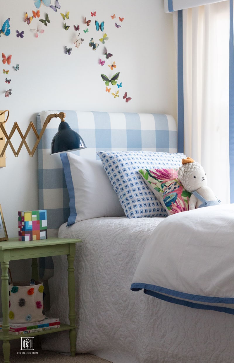 boy room decor ideas- blue buffalo check headboard