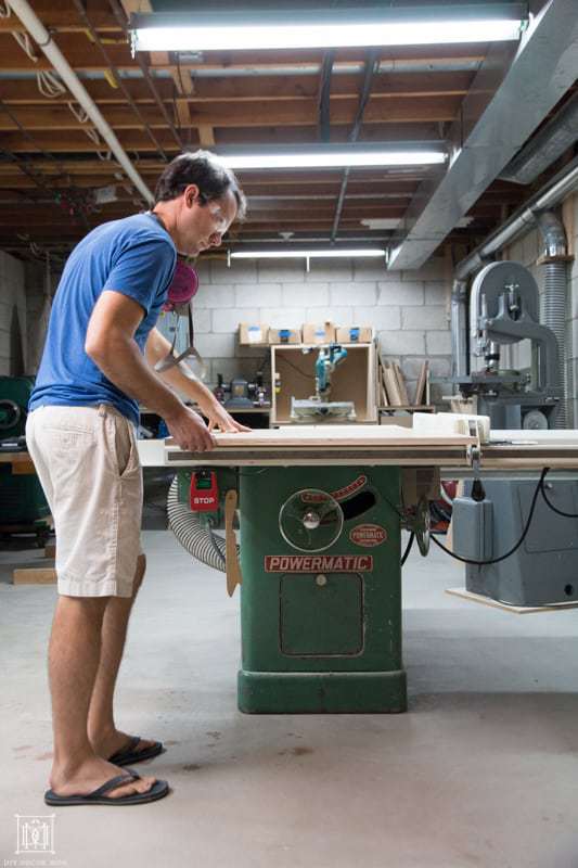 cutting plywood on tablesaw