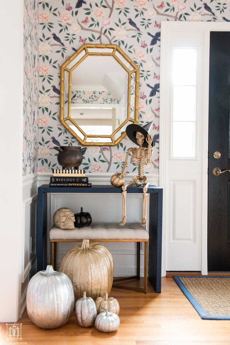 spooky and chic halloween decor