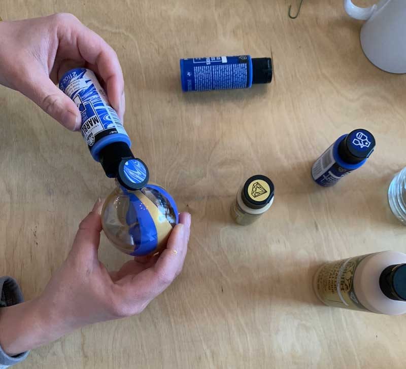 diy marbled ornaments- how to make marbled ornaments