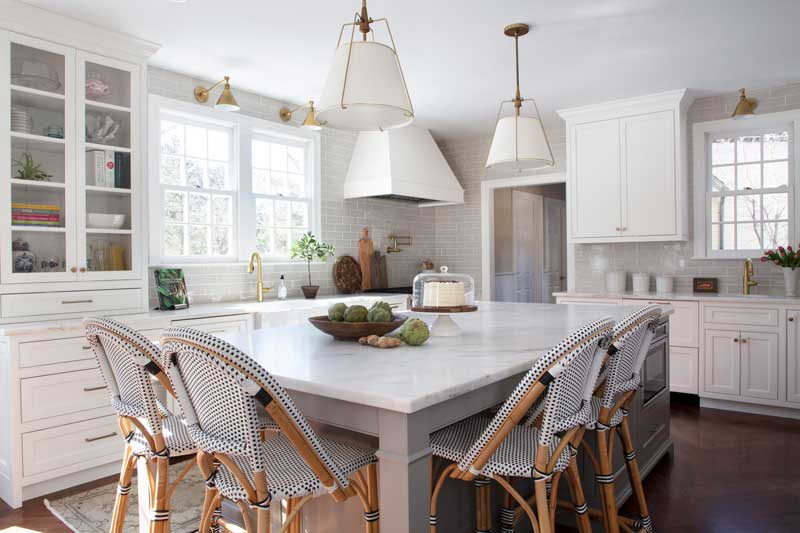 Erin Gates kitchen design featuring Benjamin Moore Simply White cabinets